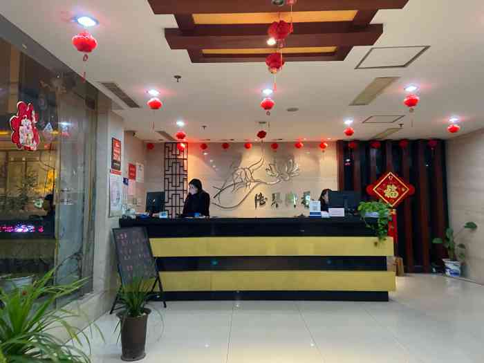 陆琴脚艺中心(珍园店)-"据说这里的修脚服务是扬州的特色,客户带着.