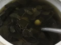 龙脷叶脊骨汤-英得利餐厅