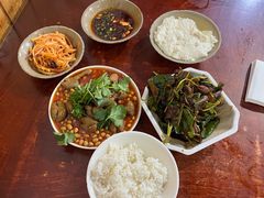 红烧肥肠-梯坎豆花