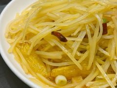 -丹水桥地锅鱼·翘嘴鲌·地方特色全鱼宴(丹江口大坝店)