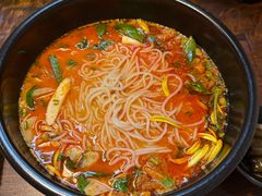 -银米·云南传统过桥米线(双廊黑金冠店)