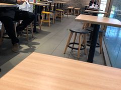 用餐区-麦当劳(郑州东高铁站店)
