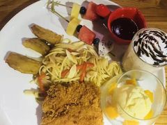 -more than meow吴止猫主题餐厅(承德 中船汇店)