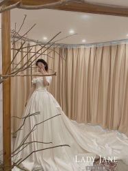 -Lady  Jane高端婚纱礼服馆