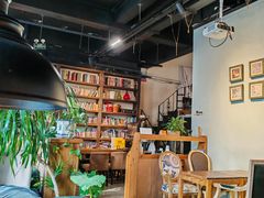 -房角石咖啡与书(吉大南校店)