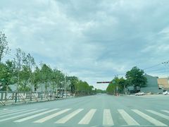 -王府井奥莱临潼小镇(临潼店)