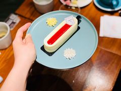 草莓白乳酪蛋糕-安琳acKONA咖啡(市南店)