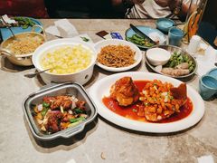 -月枫江南小馆(绿地缤纷广场店)