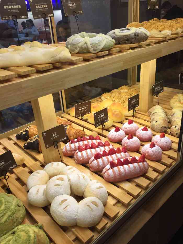 选择挺多的,以前x茶要排队会宣选择买凉先绅,但这里的价格比喜茶贵