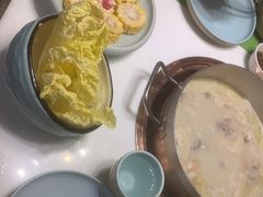 -洪氏嗨捞·猪肚鸡火锅(阳光天地店)