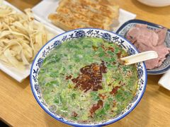 -八百里牛肉汤(盖饭·锅贴·万象城店)