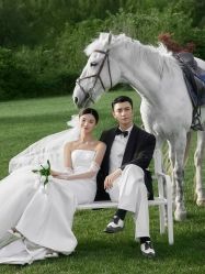 -都市丽人婚纱摄影