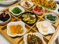 九宫格玲珑前菜-新仙清汤牛腩(铜锣湾店)