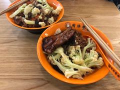 -同济大学本部学苑饮食广场