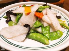 五彩花菇荷兰豆-云海肴·汽锅鸡·云南菜(领展购物广场·中关村店)