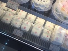 -红宝石·鲜奶小方·海派西点房(南丹店)