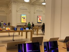 -Apple Store(Brisbane)