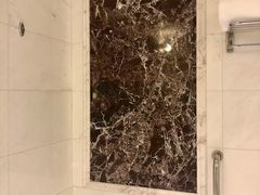 -深圳富苑皇冠假日套房酒店