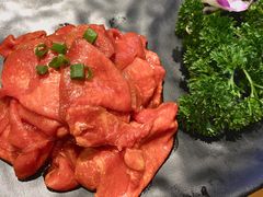 精品调味牛舌-唯成•韩国炭火烤肉 유성고기