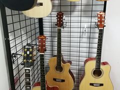 -八度音乐吉他教室(汉广店)