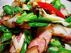 蒜苗炒腊肉-一个叫川的地方(麒麟新天地店)