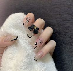 -悦指间美甲美睫