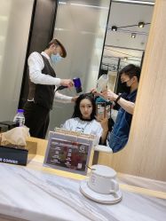 -HAIR CORNER