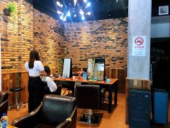 -PE SALON
