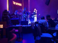 -TZ House音乐现场(来福士中心店)