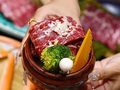 -山川小町·极番烧肉(新地假日广场店)