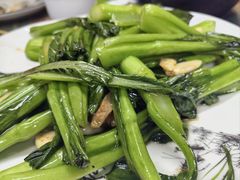 -大富蚝乌东哥饭店·石锅鱼杂·柠檬鸭(革新路店)