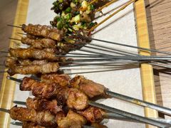 -街角等你.大连海鲜烧烤.经典铁板海鲜串(西安路店)
