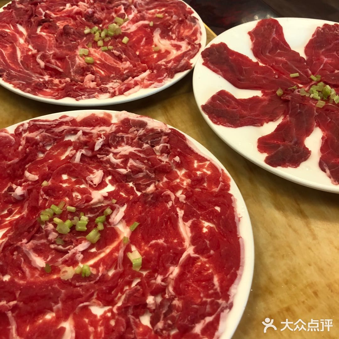 典型的苍蝇小馆，环境普通，菜品味道超棒