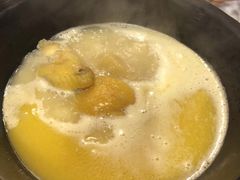 -鲜入围煮花胶鸡海鲜火锅