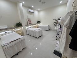 -苗方清颜专业祛痘·皮肤管理
