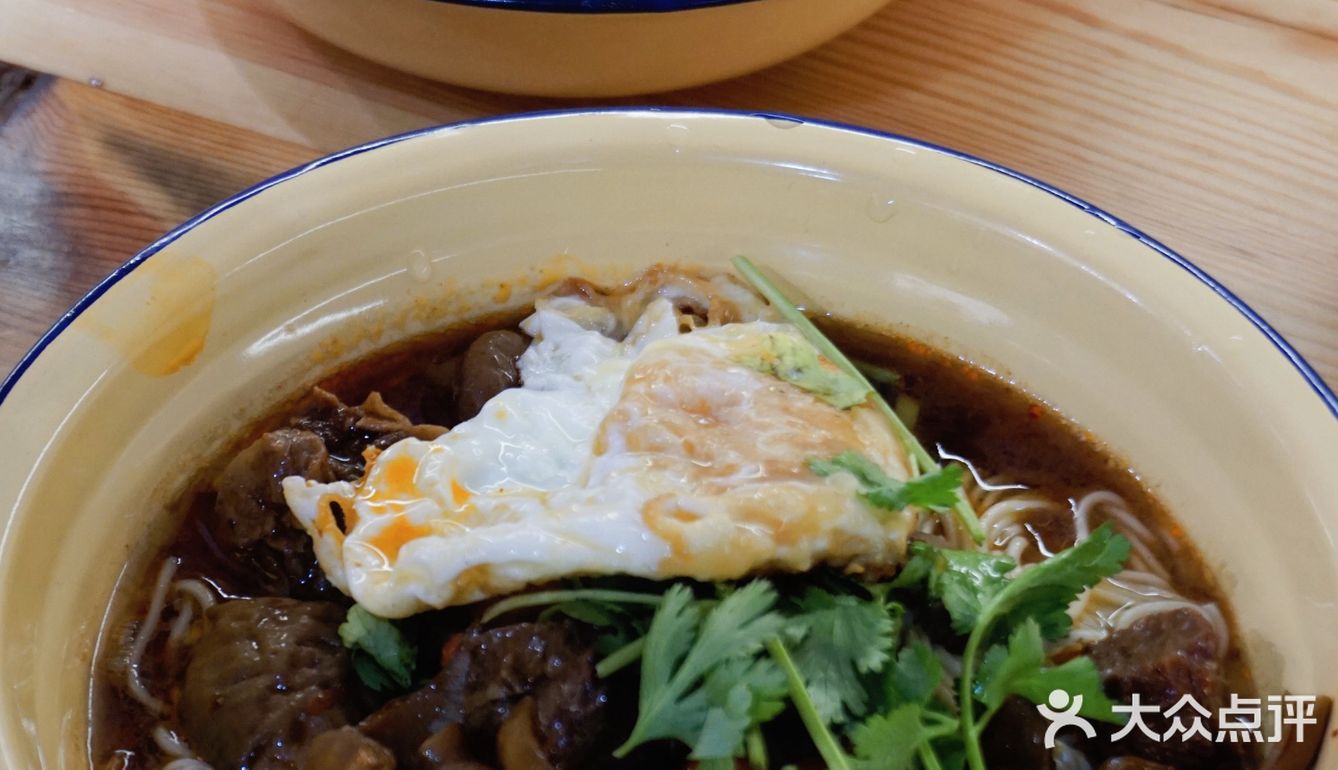 小面配豆花，一吃一个不吱声