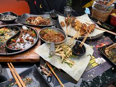 -何师烧烤Pro ·江湖川菜·小龙虾·精酿(太古里旗舰店)