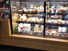 面包甜点陈列柜-星巴克(长沙乐和城门店)