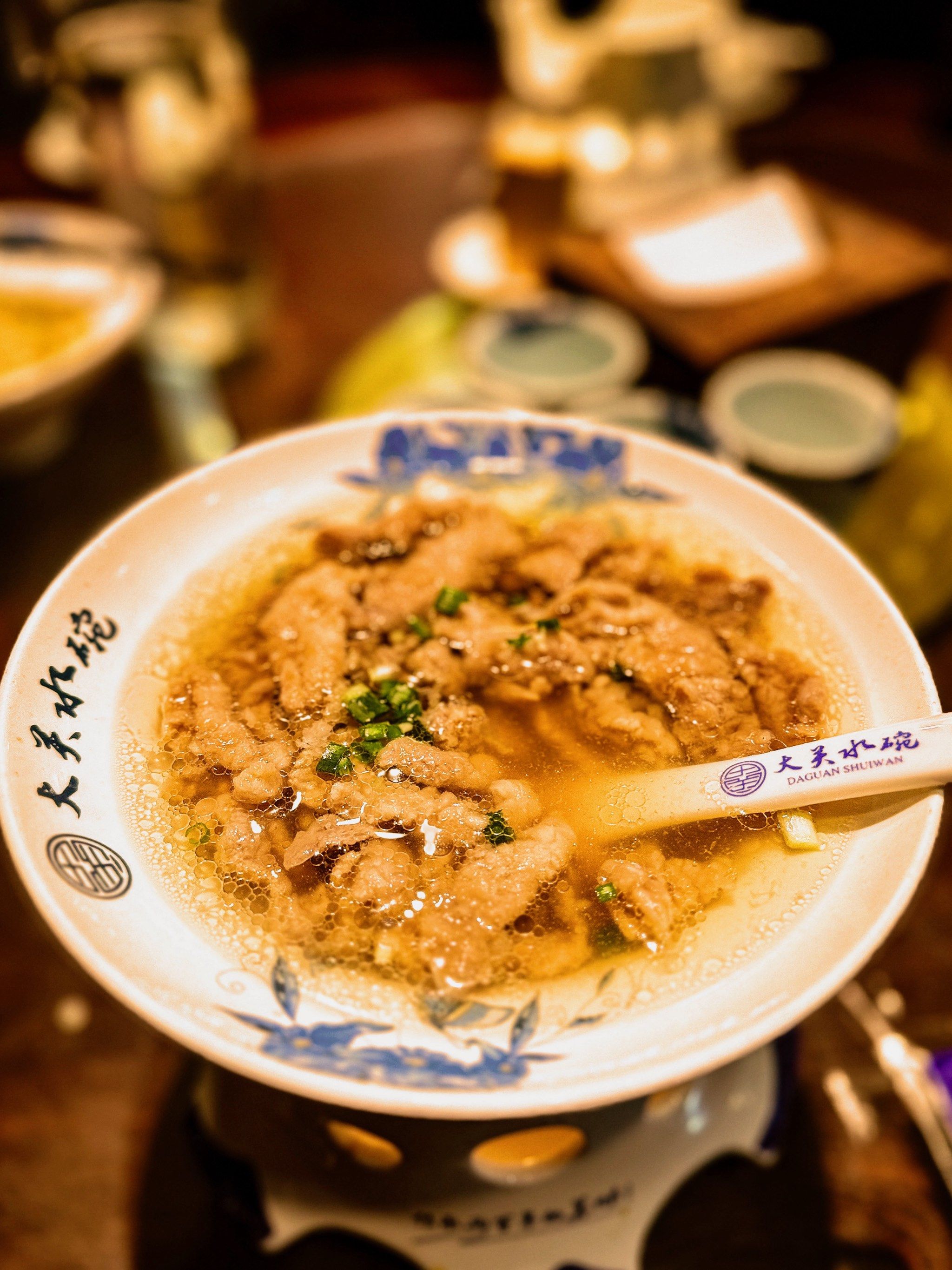 大关镇上开的大关餐馆的招牌菜大关水碗,曾经是桐城市的一块美食招牌