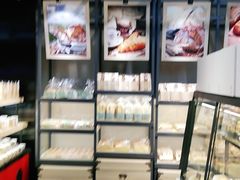 面包甜点陈列柜-华丰贺氏(福新西路店)