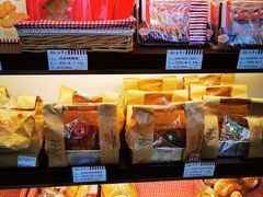 -红宝石·鲜奶小方·海派西点房(南翔店)