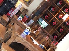 大堂-先启半步颠小酒馆(白麓里店)
