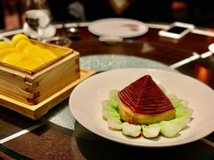 金牌扣肉配玉米饼-杭州西子湖四季酒店·金沙厅