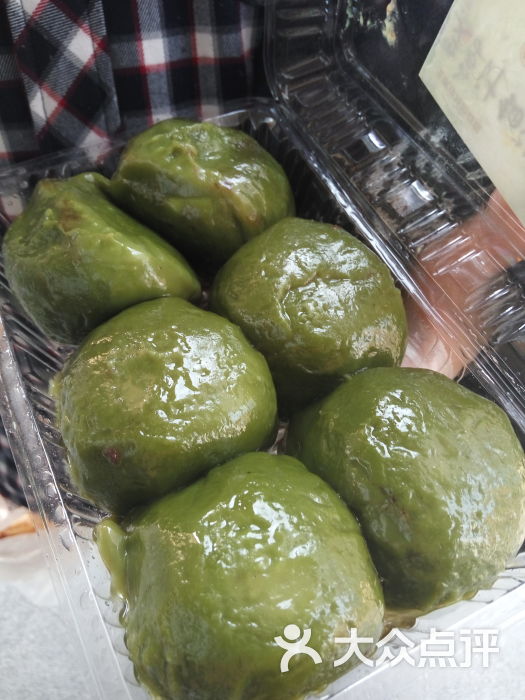 艾草汁细沙青团