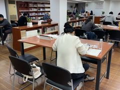 -上海市静安区图书馆(新闸路馆)