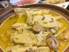 -头上红煨盐鸡·非遗院子餐厅