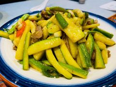 小南瓜炒土猪肉-大师傅金奖啤酒鱼(西街口总店)