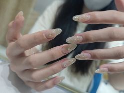 -艾珂·美甲美睫
