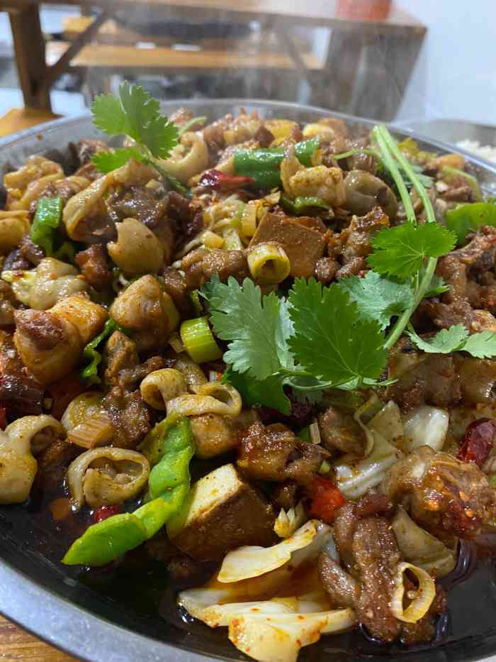 盐都干锅王-"盐都干锅是一家实惠的干锅店我们点的是五.