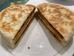 红糖桃仁饼-弘雅饭店